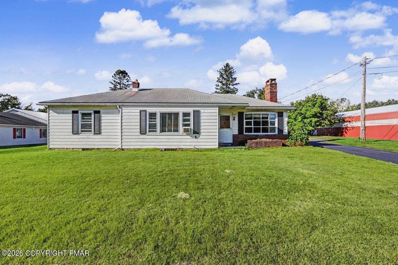 Ranch House In The Front - 2367 Route 209, Sciota, PA 18354, Sciota