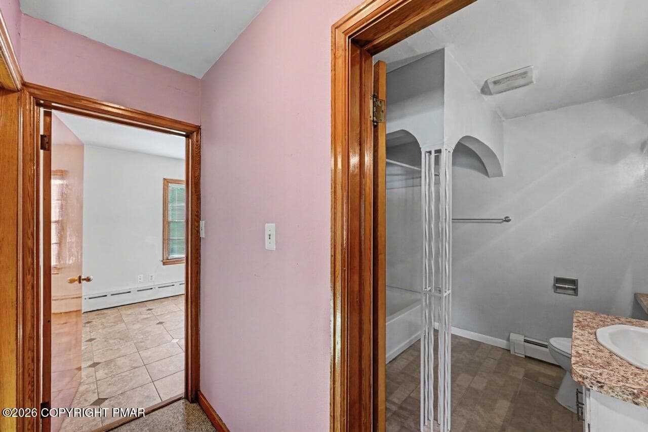 Full 1st Floor Bathroom - 2367 Route 209, Sciota, PA 18354, Sciota