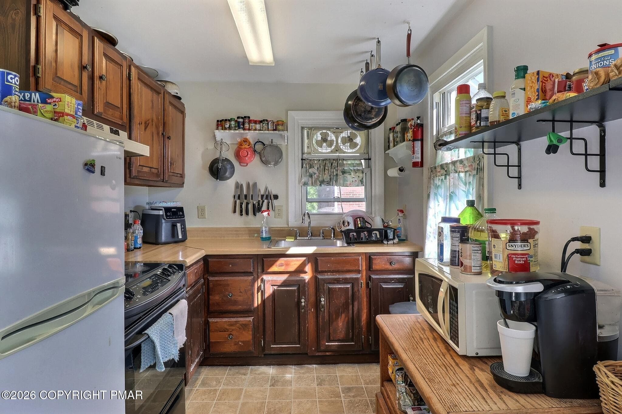 Apartment Kitchen - 6151 U.S. 209, Stroudsburg, PA 18360, Stroudsburg