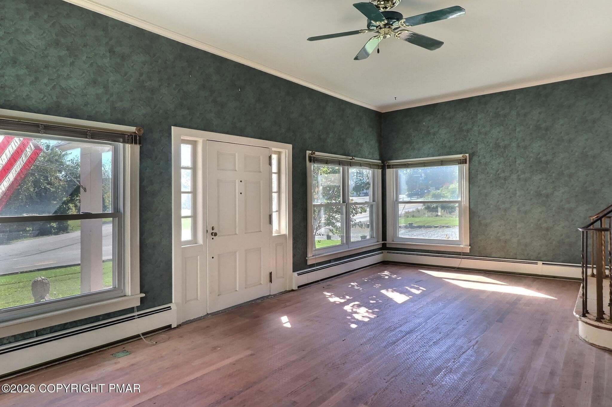 Family Room - 6151 U.S. 209, Stroudsburg, PA 18360, Stroudsburg