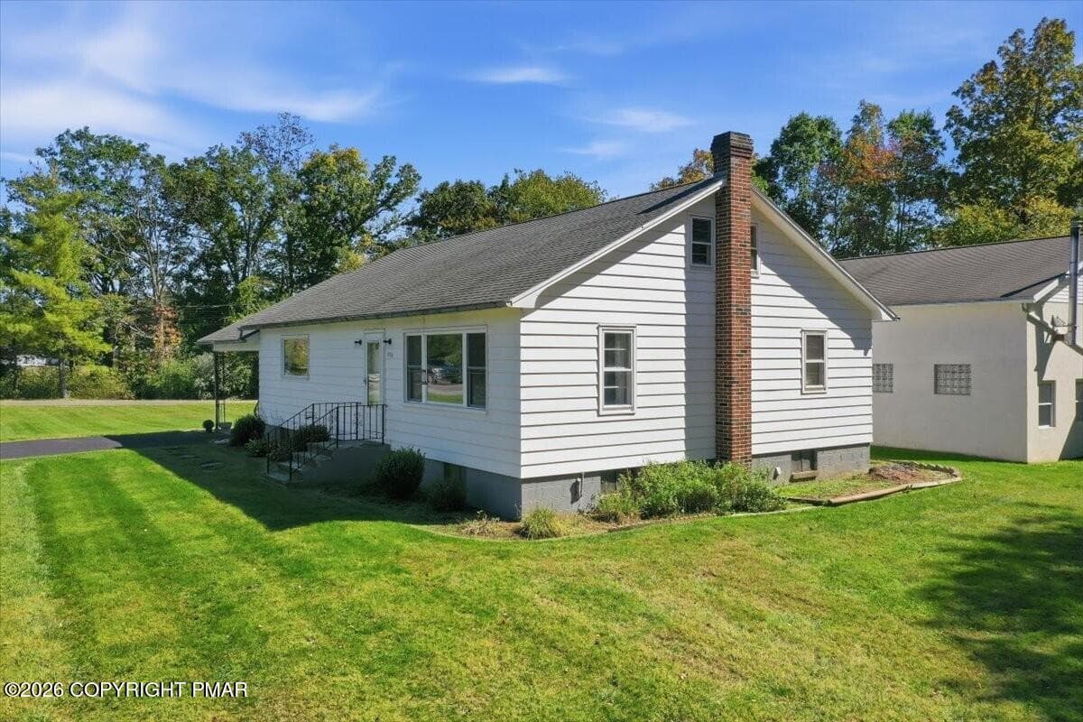 30 House outside - 1000 Interchange Road, Gilbert, PA 18331, Gilbert
