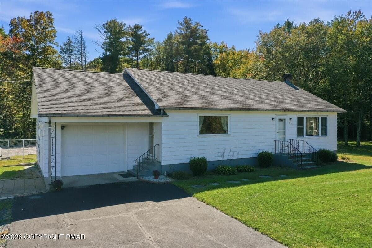 31 House Front - 1000 Interchange Road, Gilbert, PA 18331, Gilbert