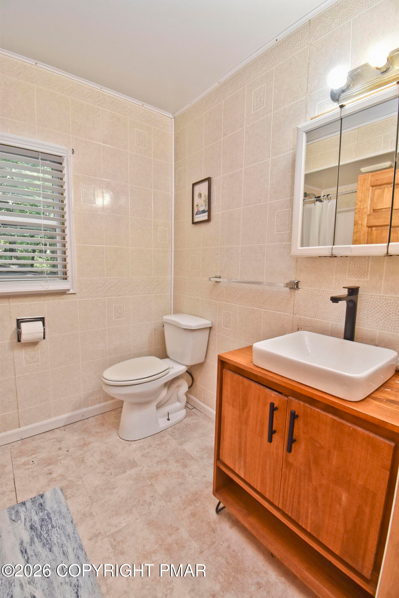 7 Gate House Bath - 271 Route 390, Tafton, PA 18464, Tafton
