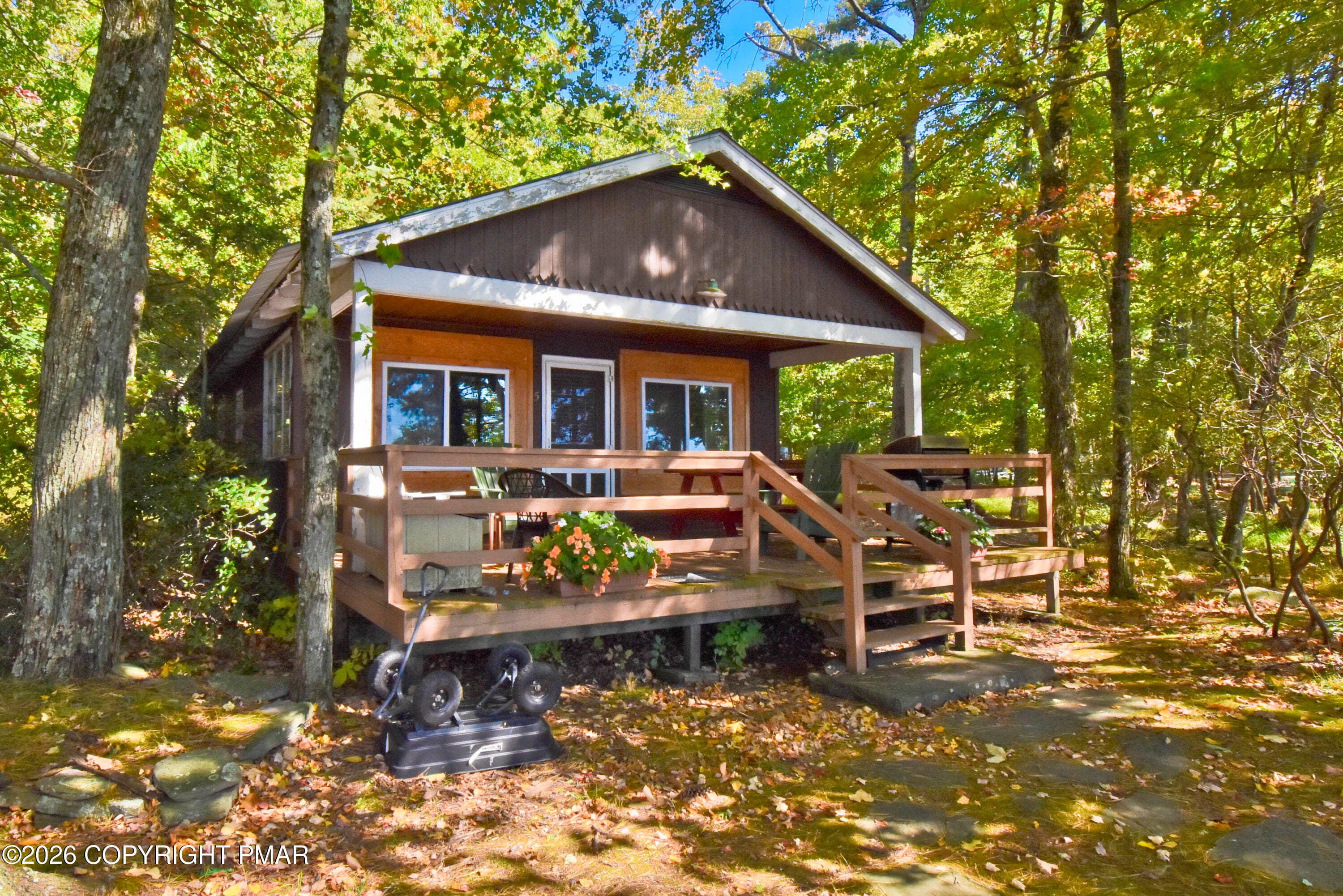 1 Cabin 5 - 271 Route 390, Tafton, PA 18464, Tafton