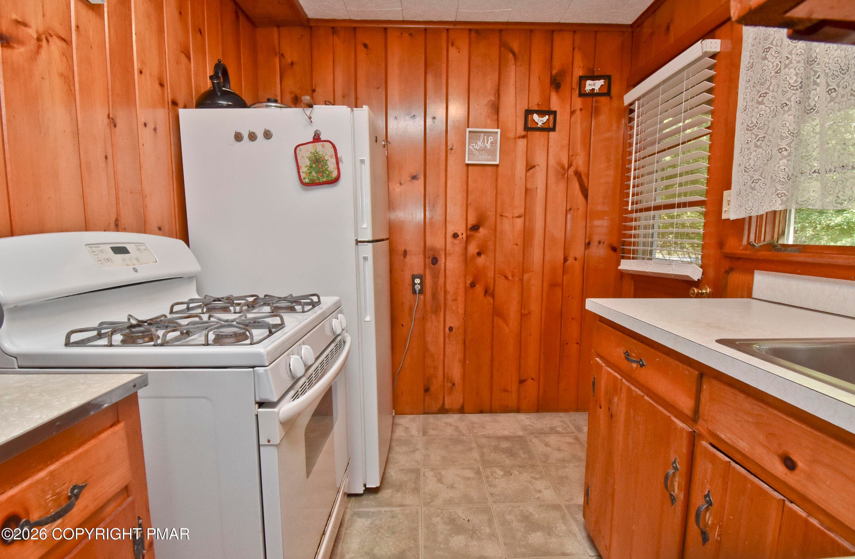 3 Cabin 5 Kitchen (1) - 271 Route 390, Tafton, PA 18464, Tafton