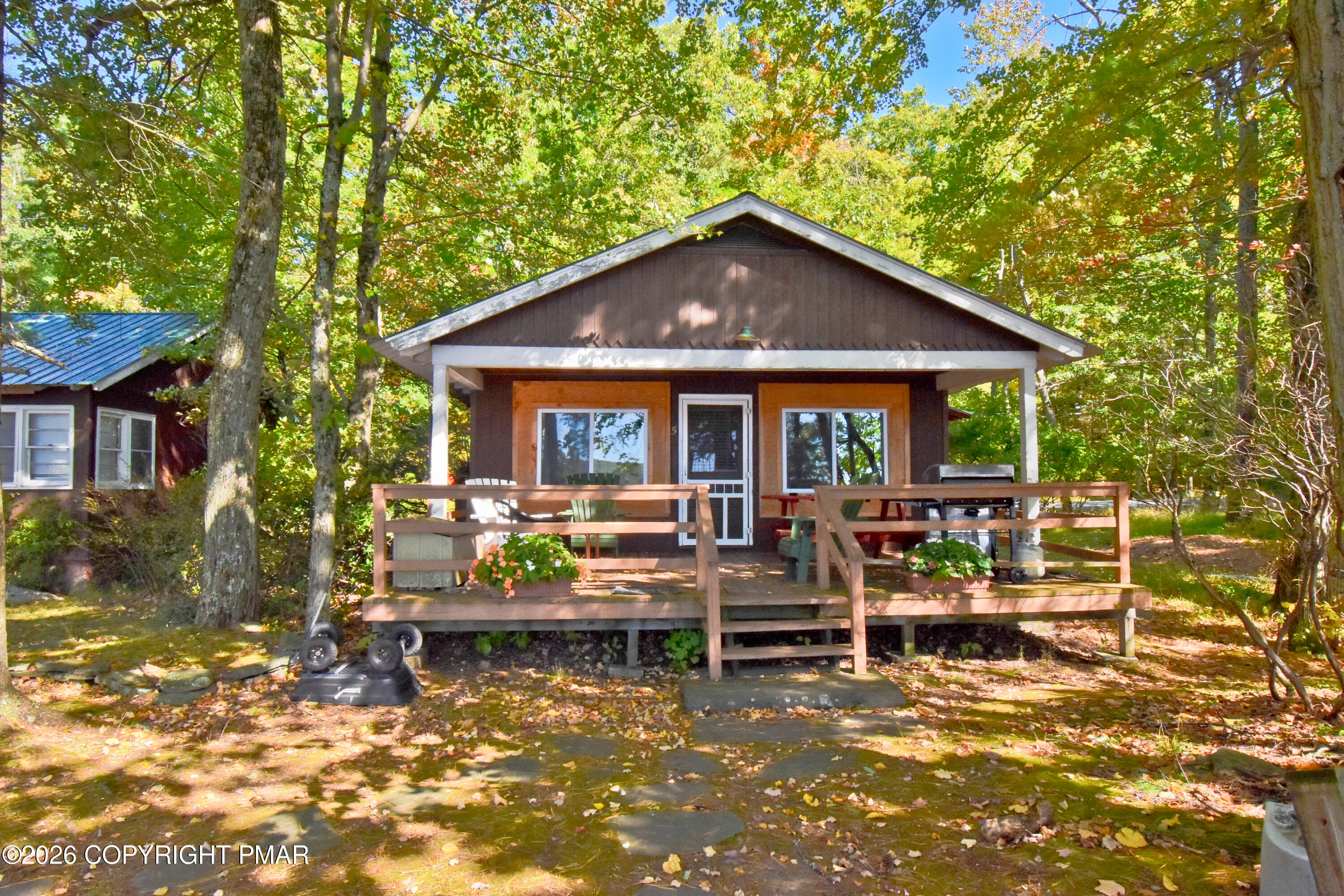 8 Cabin 5 - 271 Route 390, Tafton, PA 18464, Tafton