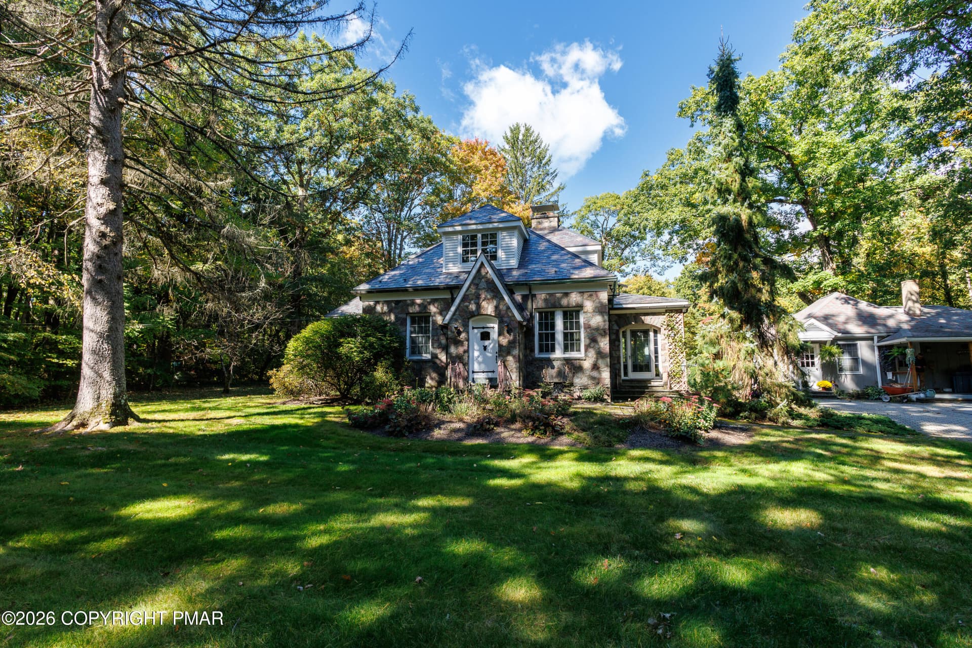 163 Goose Pond Road, Skytop, PA 18357