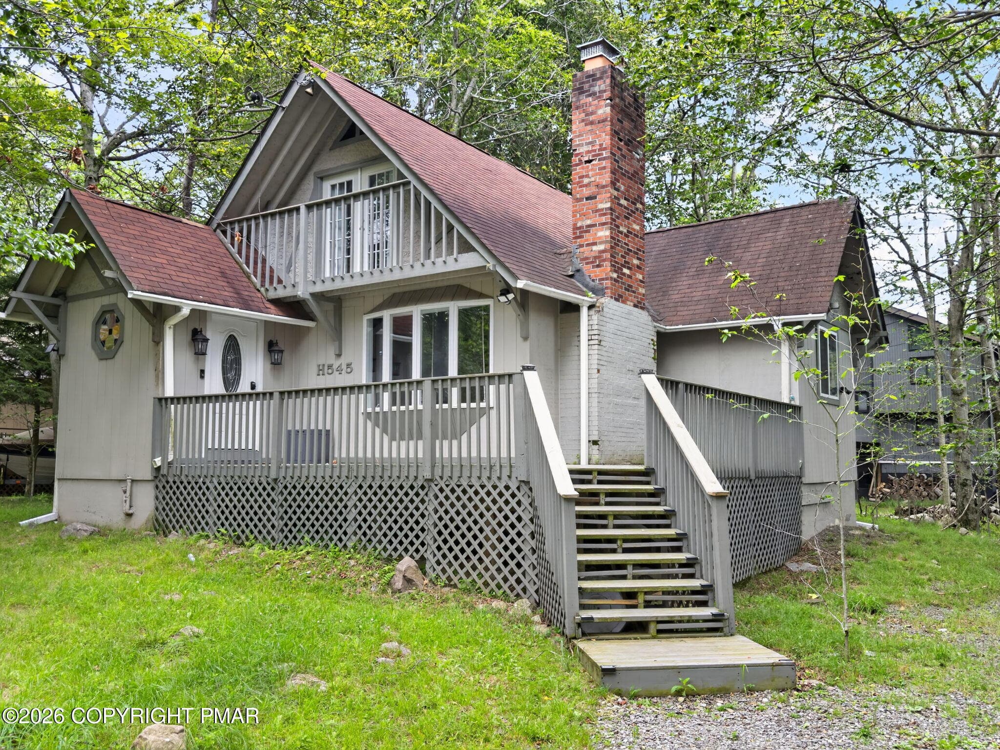 968 Country Place Drive, Tobyhanna, PA 18466