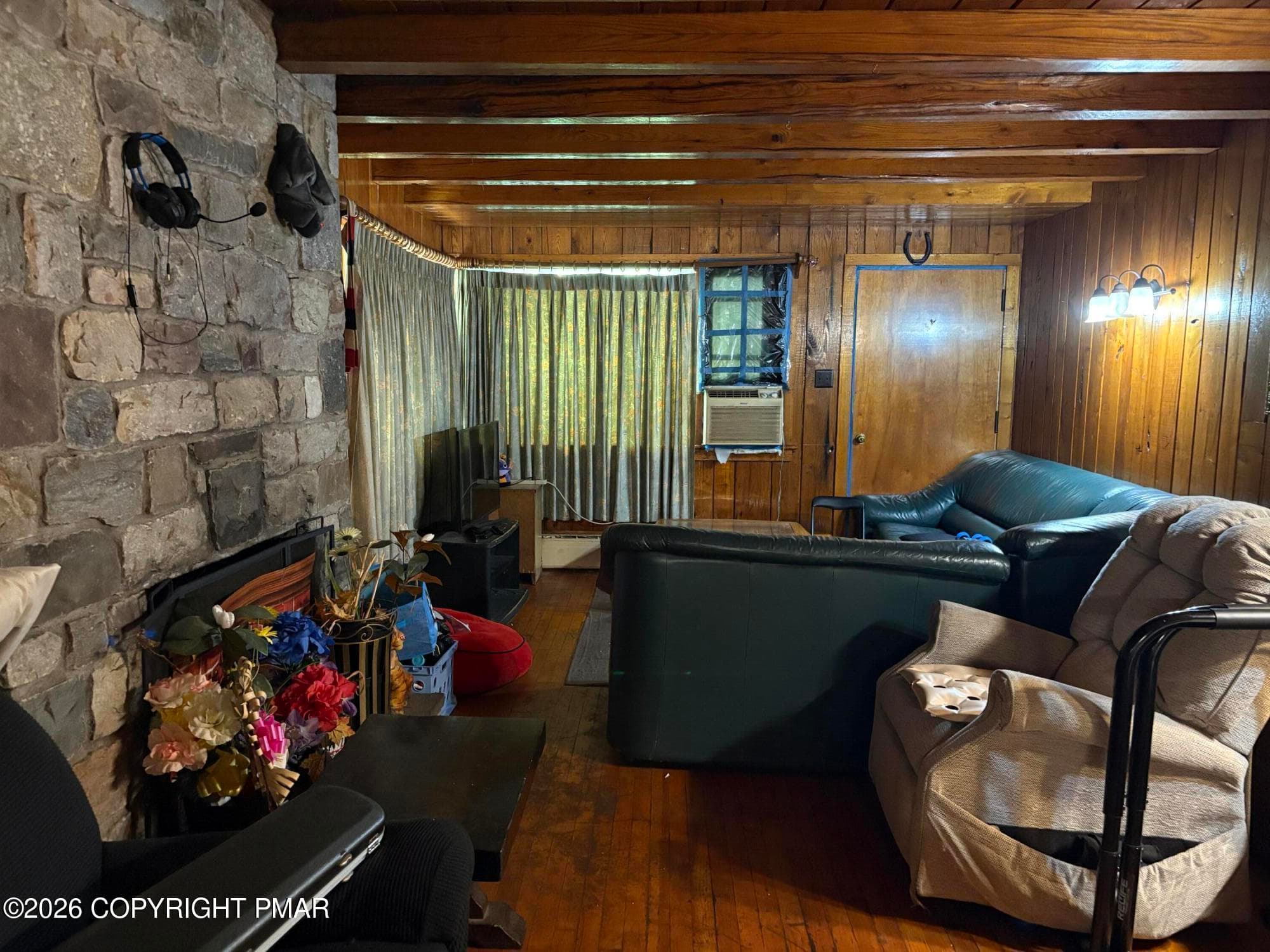 Living Room - 2745 Mountain Road, Stroudsburg, PA 18360, Stroudsburg