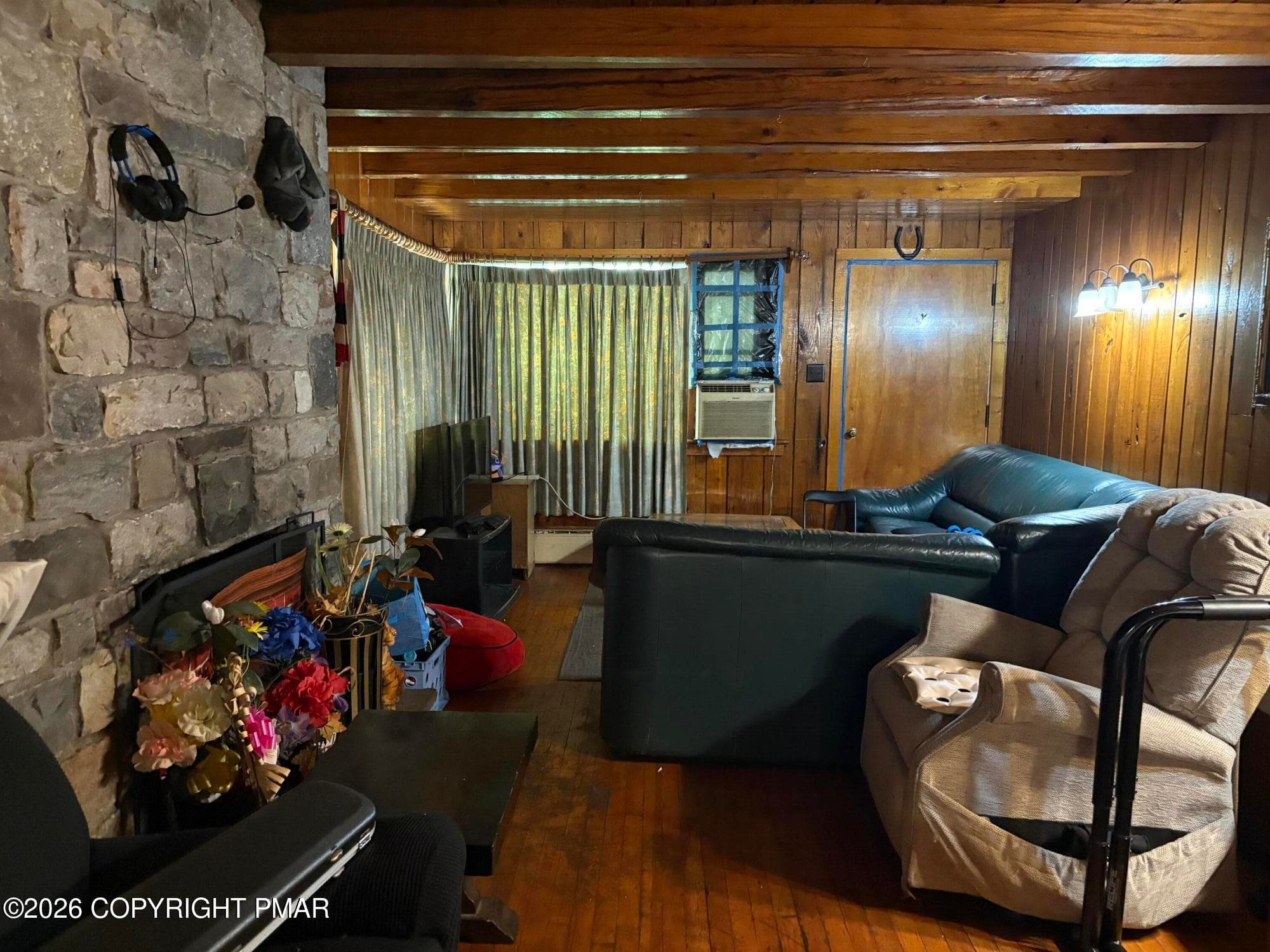Living Room - 2745 Mountain Road, Stroudsburg, PA 18360, Stroudsburg