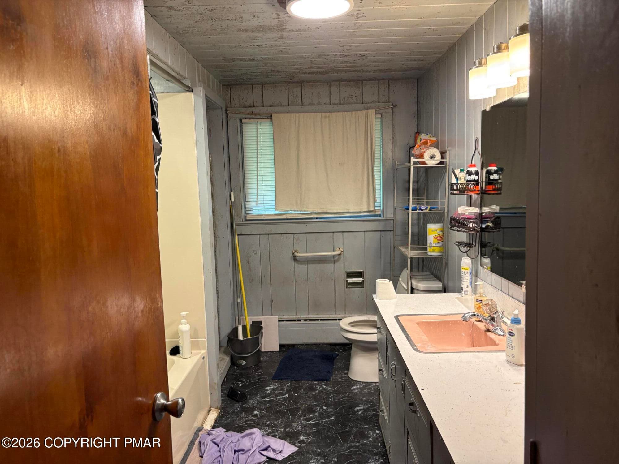 Full Bath - 2745 Mountain Road, Stroudsburg, PA 18360, Stroudsburg