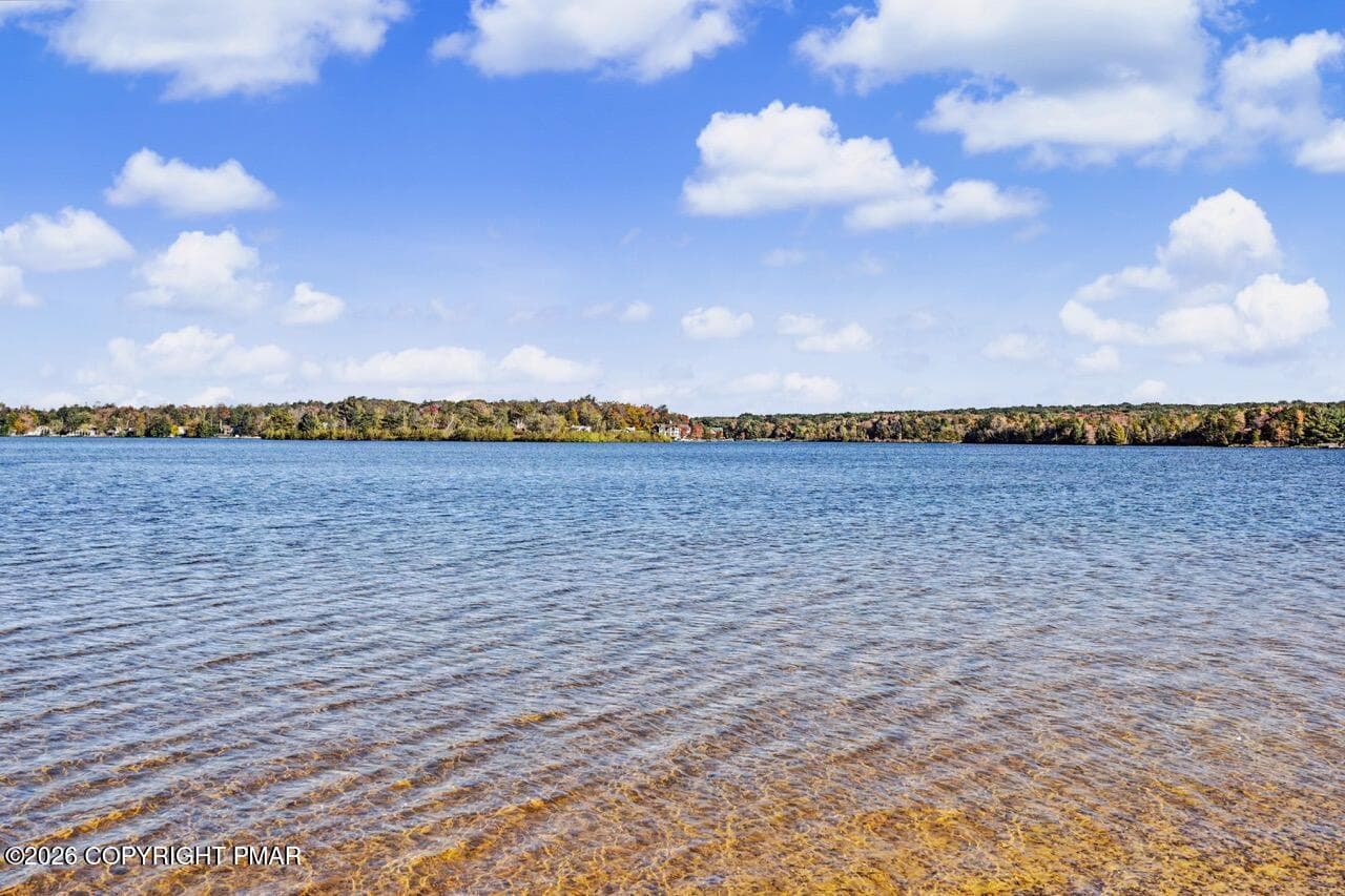 Towamensing lake - 101 Tennyson Circle, Albrightsville, PA 18210, Albrightsville