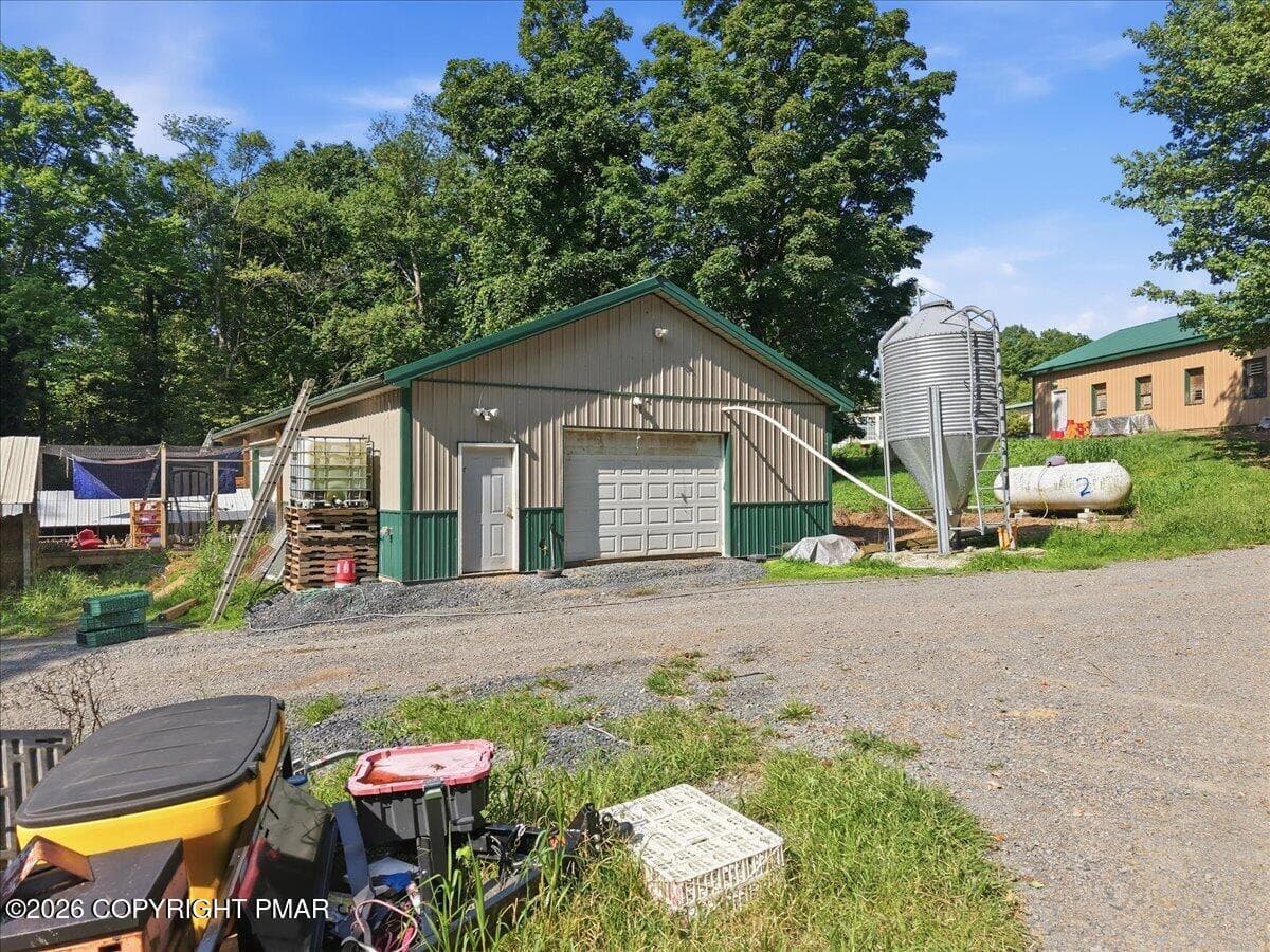 storage garage - 1103 Cherry Lane Road, East Stroudsburg, PA 18301, East Stroudsburg