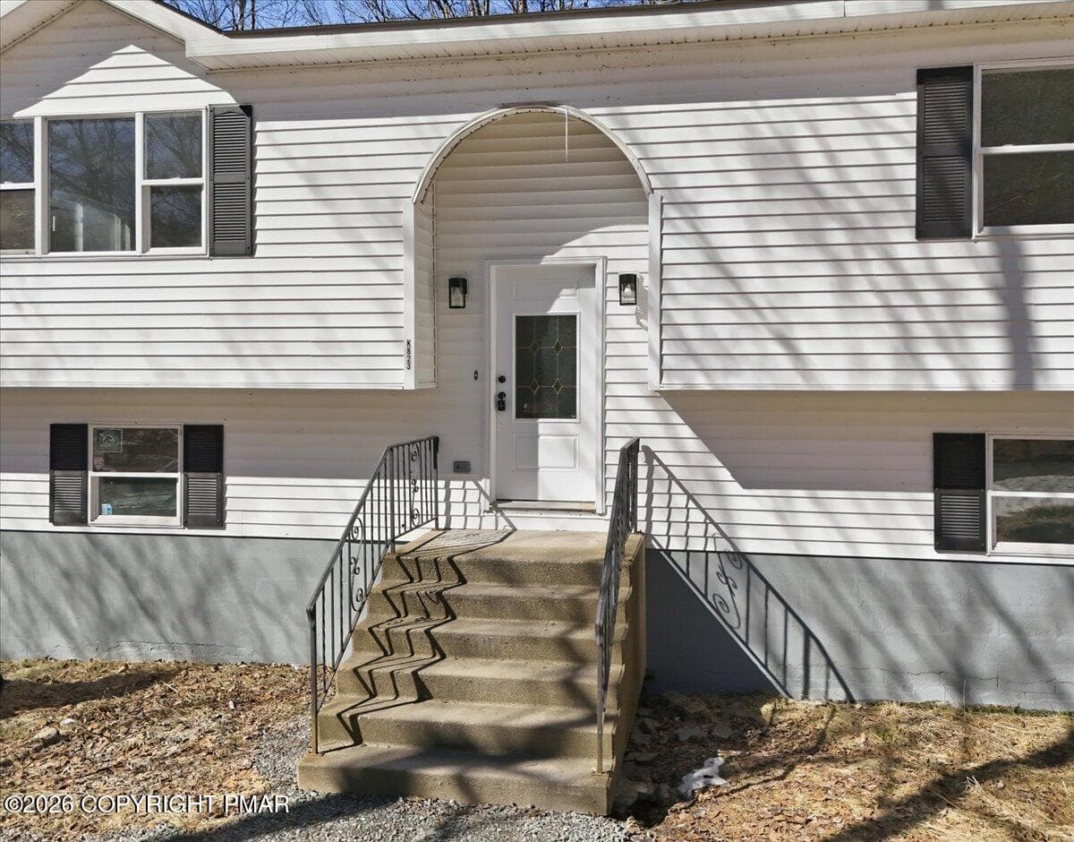 CLOSEUP - 2802 Fairhaven Drive, Tobyhanna, PA 18466, Tobyhanna