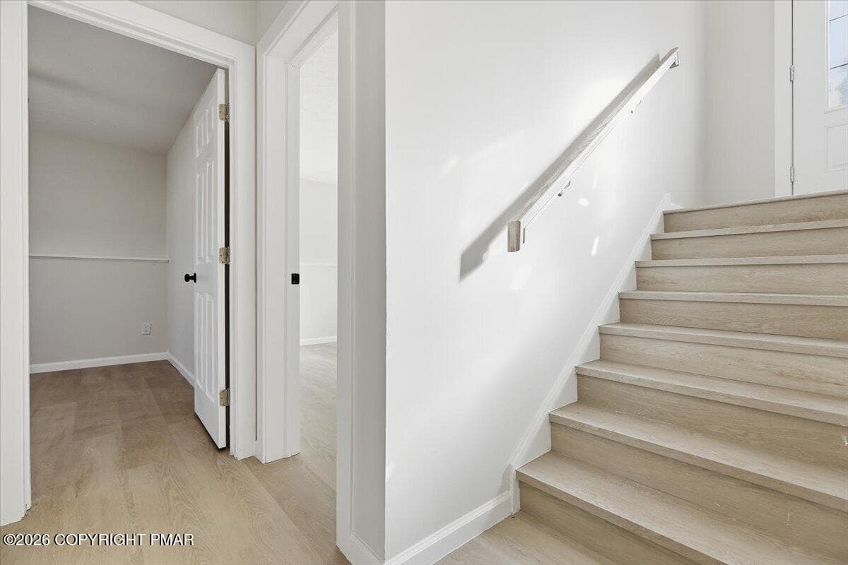 LL STAIRS - 2802 Fairhaven Drive, Tobyhanna, PA 18466, Tobyhanna