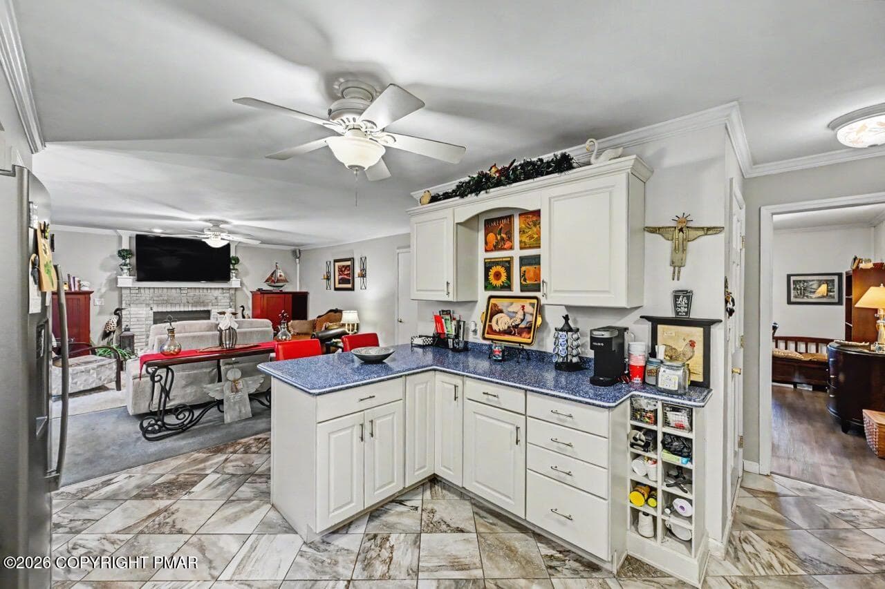 Kitchen/Breakfast Bar - 212 Fairfield Drive, Brodheadsville, PA 18322, Brodheadsville