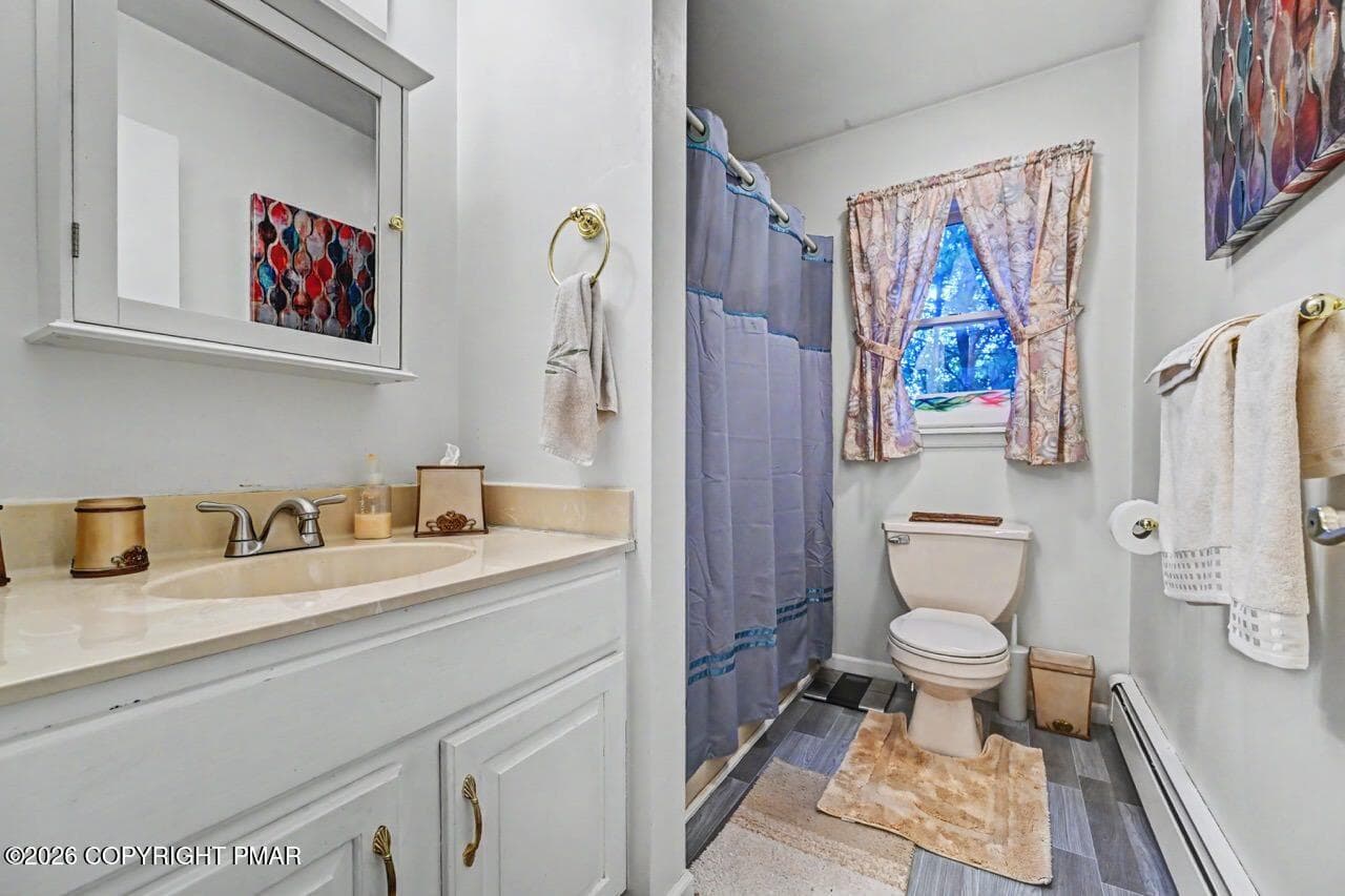 Hall Full Bathroom - 212 Fairfield Drive, Brodheadsville, PA 18322, Brodheadsville