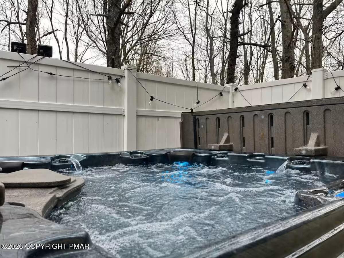 31383593-e37b-4551-99d6-ccf72cc4b613 - 111 Country Court, Long Pond, PA 18334, Long Pond
