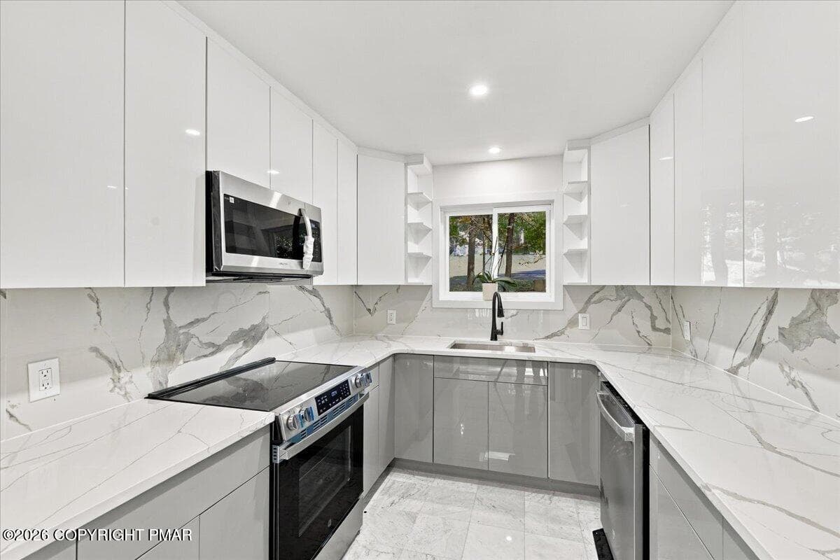 Kitchen - 177 Summerton Circle, East Stroudsburg, PA 18301, East Stroudsburg