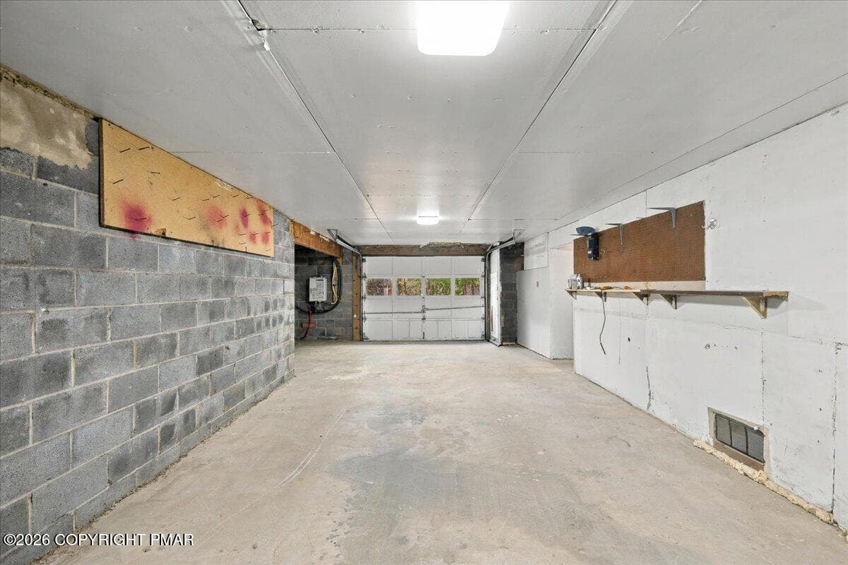 Garage - 177 Summerton Circle, East Stroudsburg, PA 18301, East Stroudsburg
