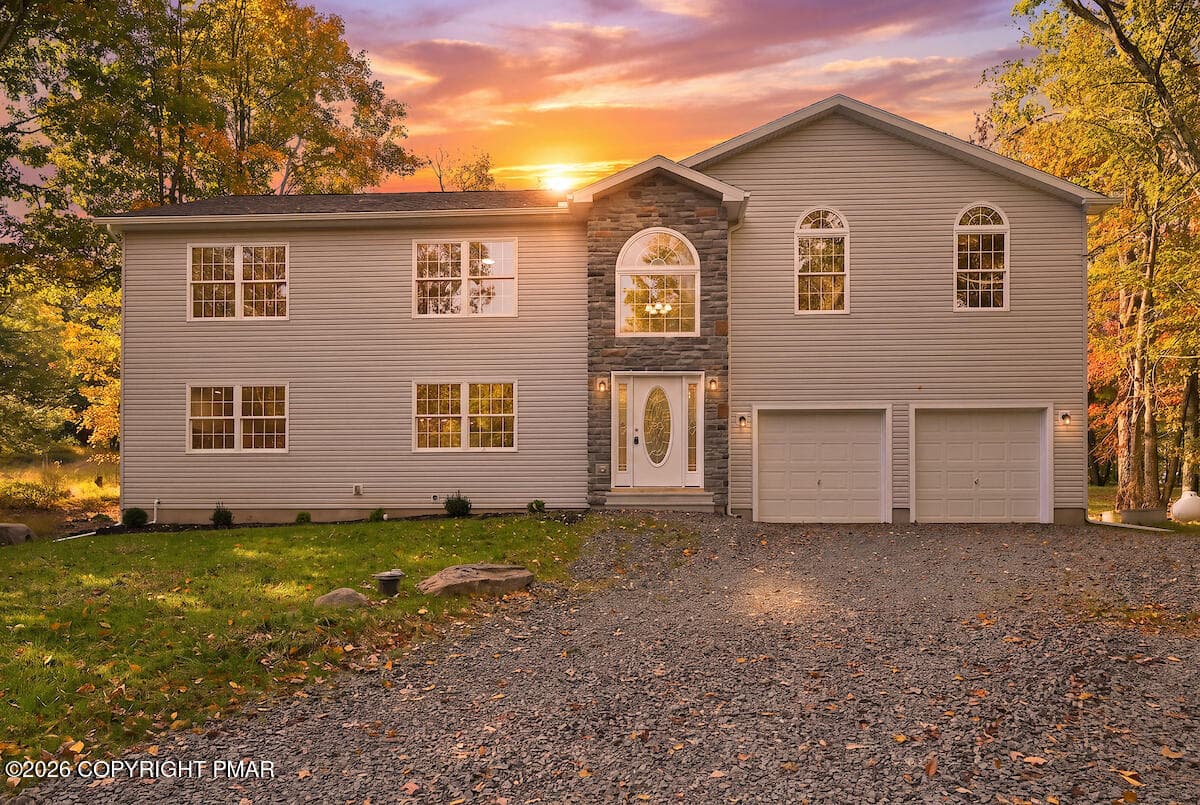 LL1_0286_twilight_e1412d08 - 119 Bass Court, Canadensis, PA 18325, Canadensis