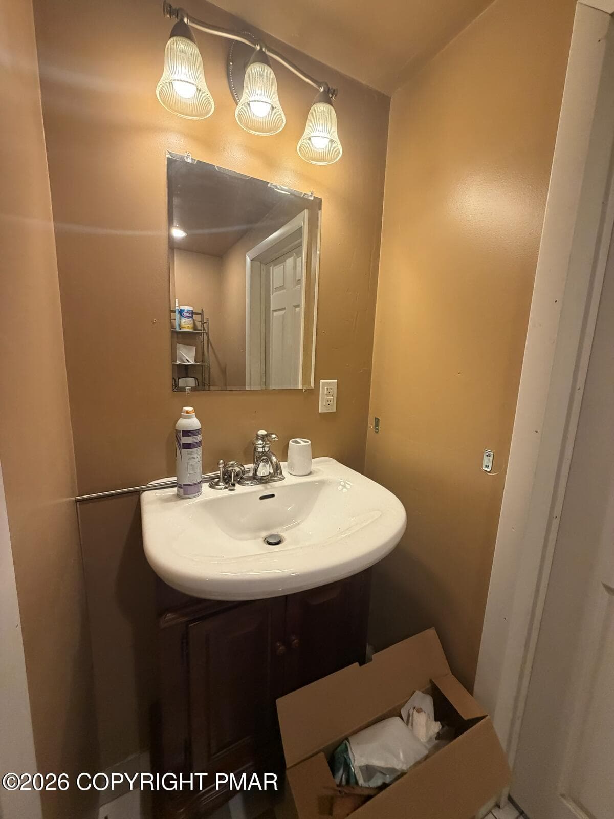 Ebathrooms_002 - 34 S 14th Street, Kulpmont, PA 17834, Kulpmont