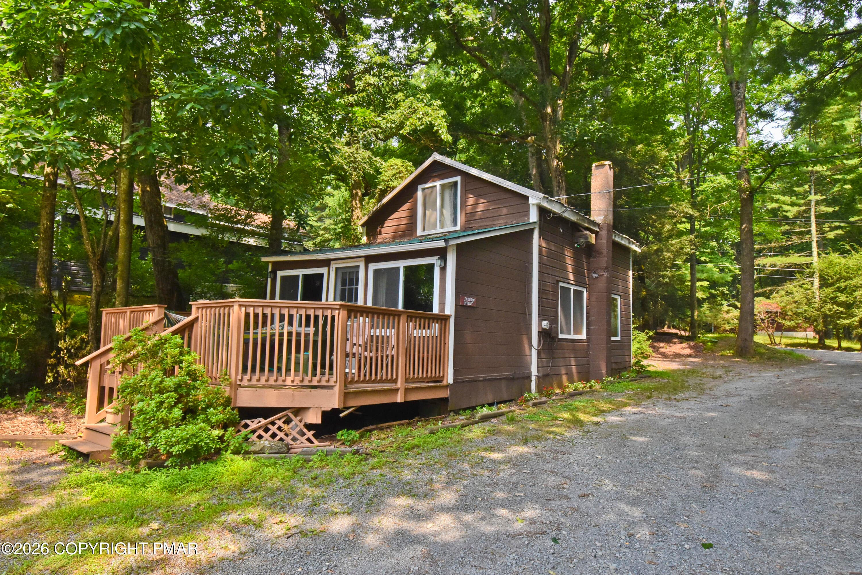 1 Carriage House - 271 Route 390, Tafton, PA 18464