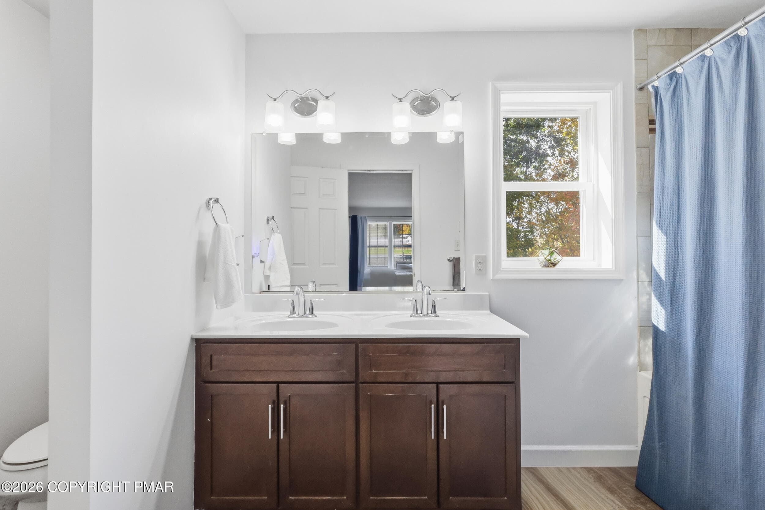 primary bathroom, double sink - 135 American Way, East Stroudsburg, PA 18301, East Stroudsburg