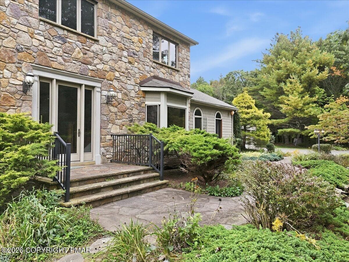 Entry - 441 Emery Road, Dingmans Ferry, PA 18328, Dingmans Ferry