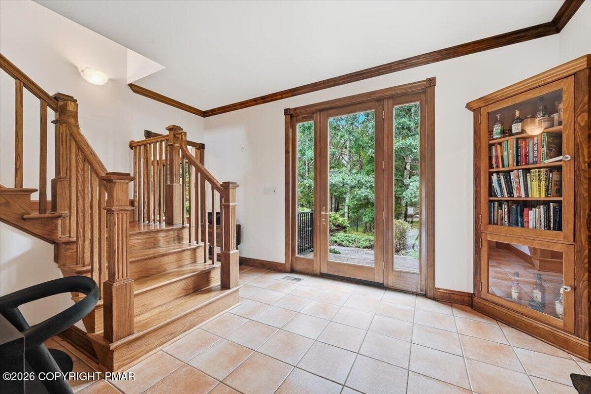 Entry - 441 Emery Road, Dingmans Ferry, PA 18328, Dingmans Ferry