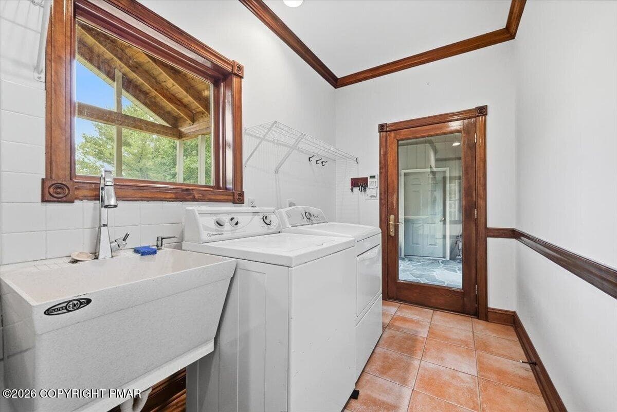 Full Bathroom - 441 Emery Road, Dingmans Ferry, PA 18328, Dingmans Ferry
