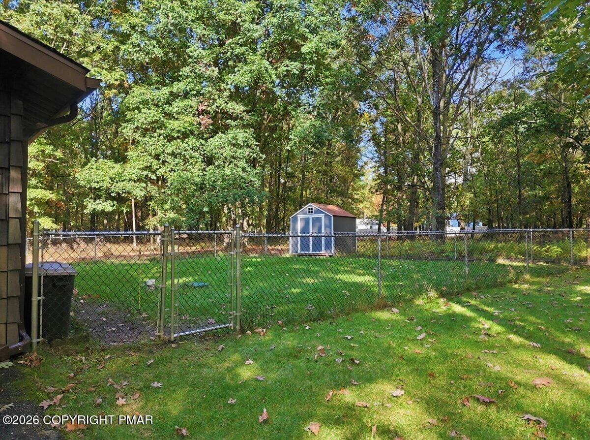 Fenced In - 548 Adie Drive, Effort, PA 18330, Effort