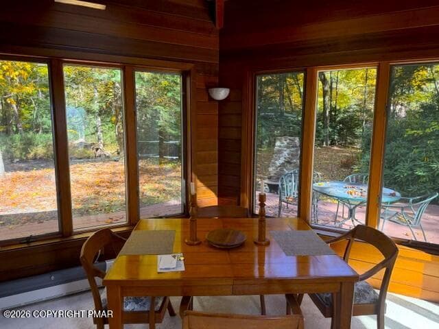 Dining - 1873 Sullivan Trail, Tannersville, PA 18372, Tannersville