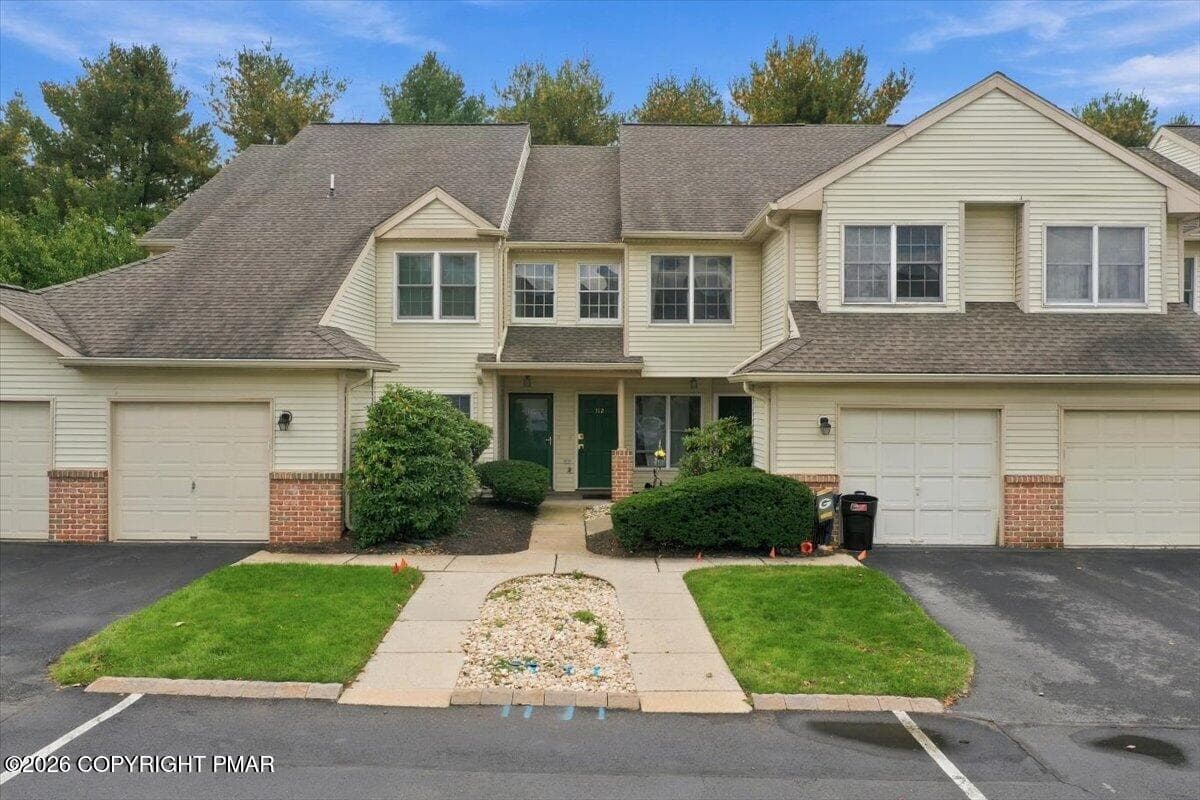112 Lindfield Circle, Macungie, PA 18062