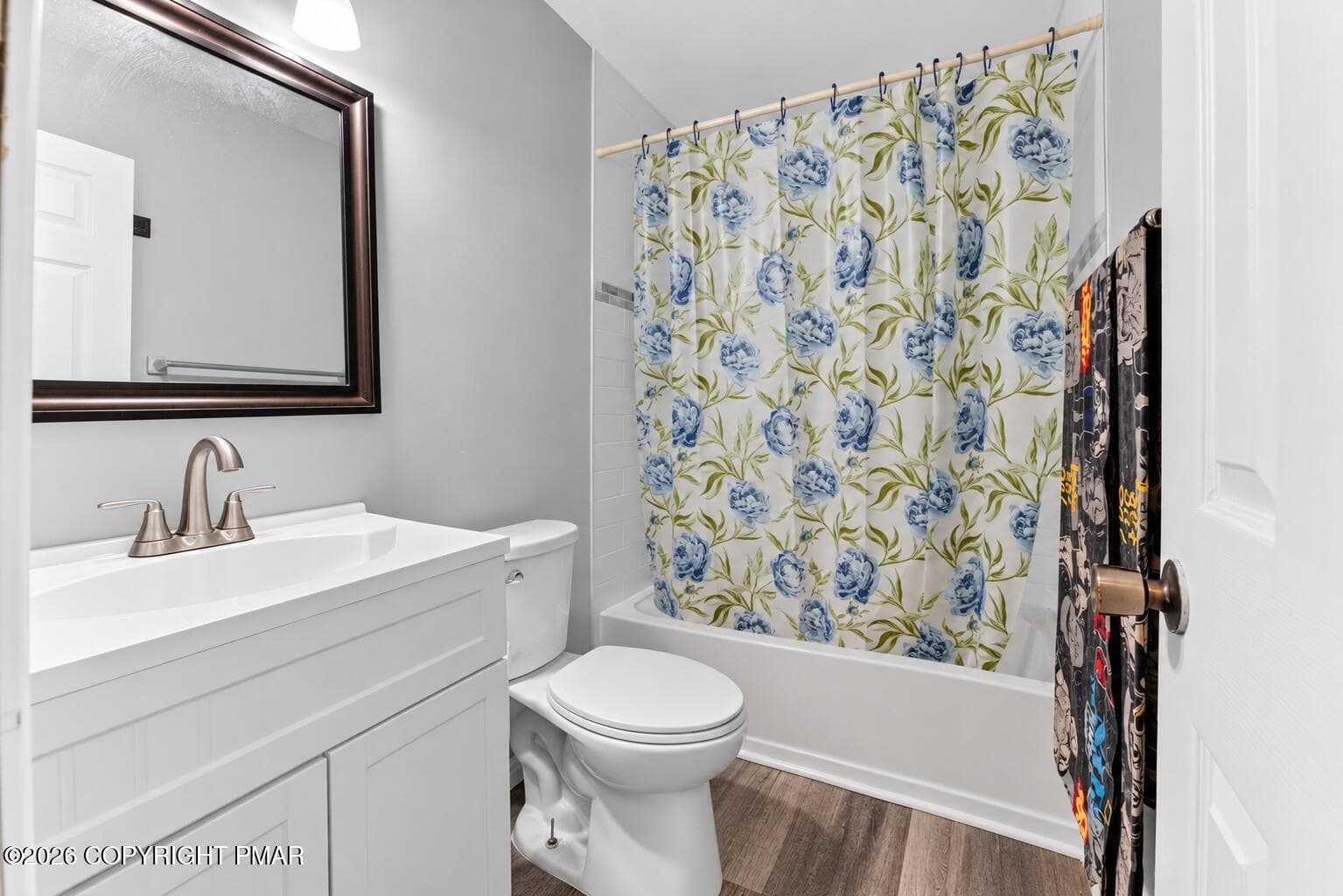 Bright Floral Curtain Bathroom - 2027 Skyview Terrace, Tobyhanna, PA 18466, Tobyhanna