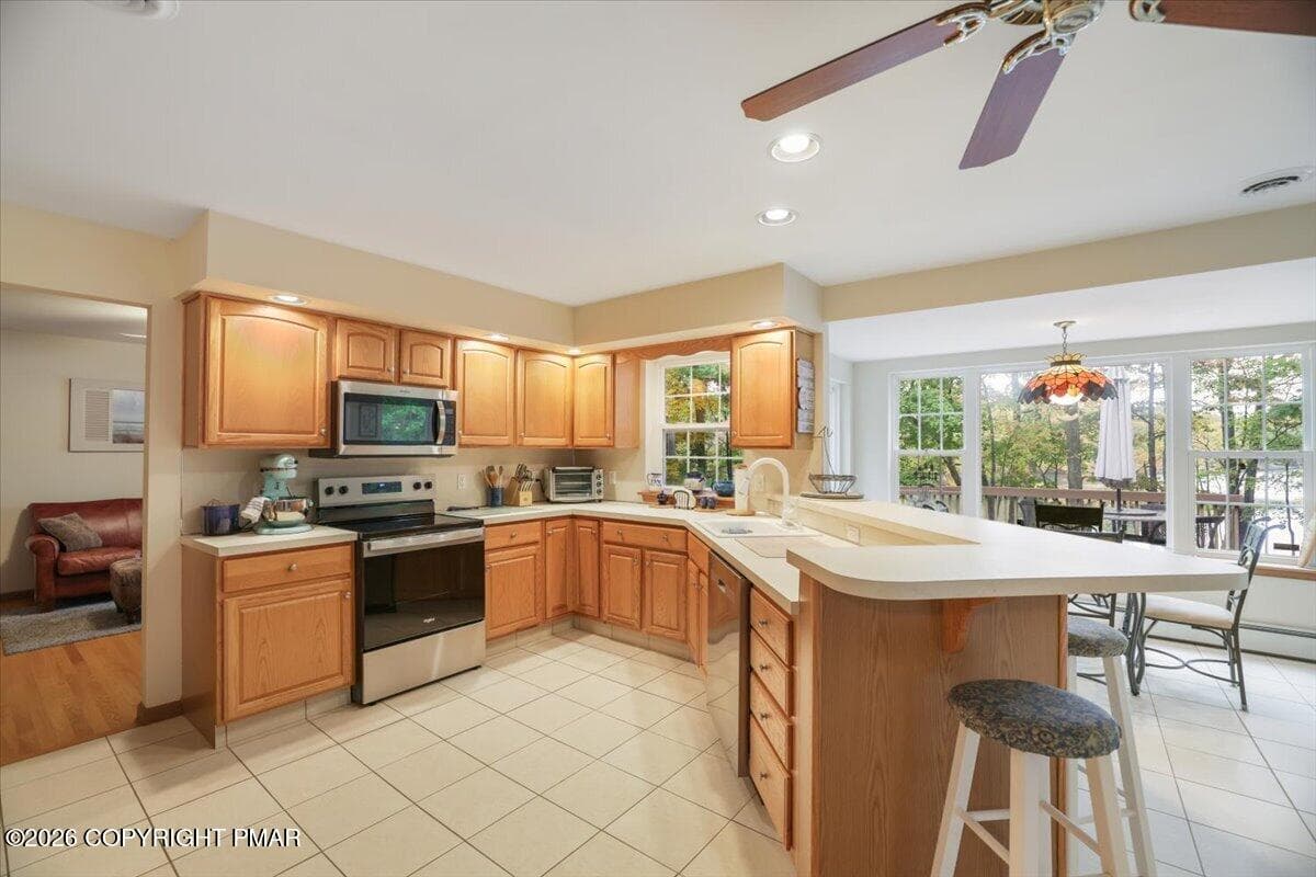 07-Kitchen - 250 Hummingbird Trail, Bushkill, PA 18324, Bushkill