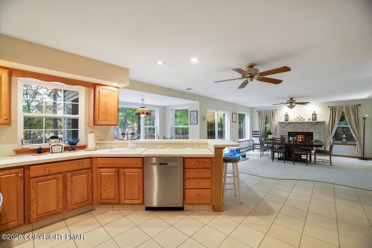 08-Kitchen - 250 Hummingbird Trail, Bushkill, PA 18324, Bushkill