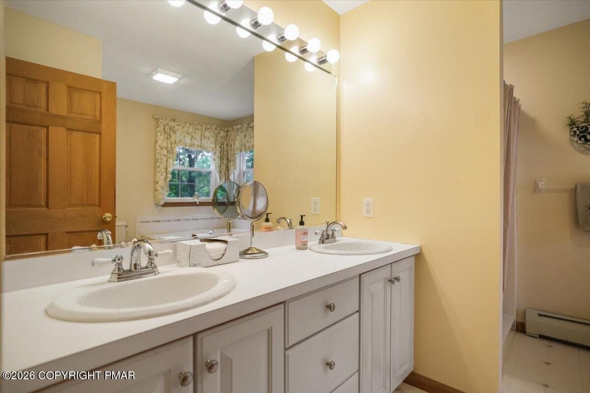 22-Primary Bathroom - 250 Hummingbird Trail, Bushkill, PA 18324, Bushkill