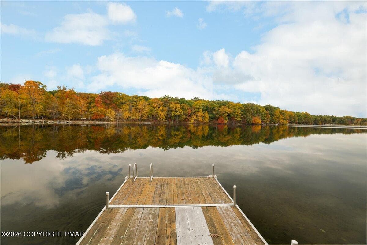 38-Dock - 250 Hummingbird Trail, Bushkill, PA 18324, Bushkill