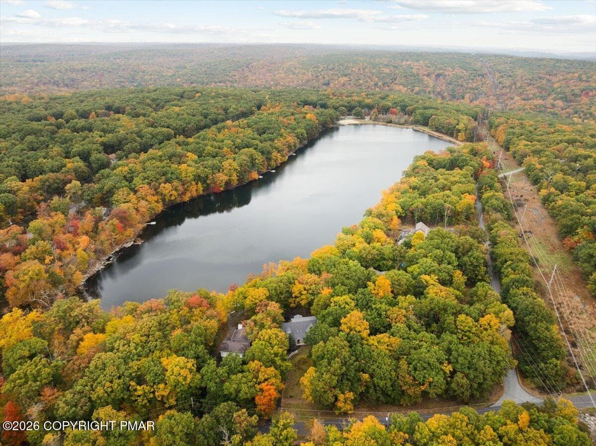 44-Lake - 250 Hummingbird Trail, Bushkill, PA 18324, Bushkill