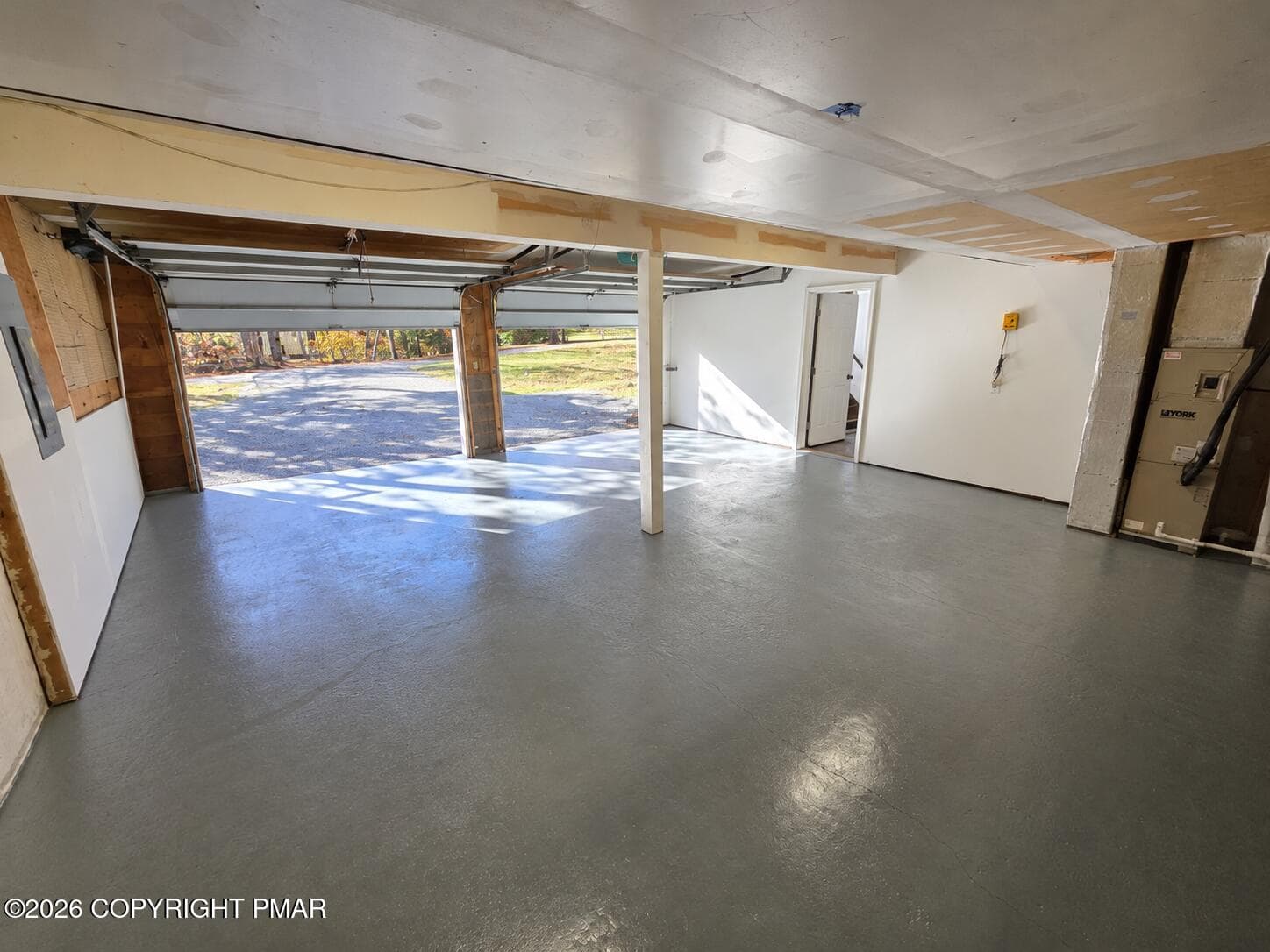 Garage - 2081 Minqua Trail, Tobyhanna, PA 18466