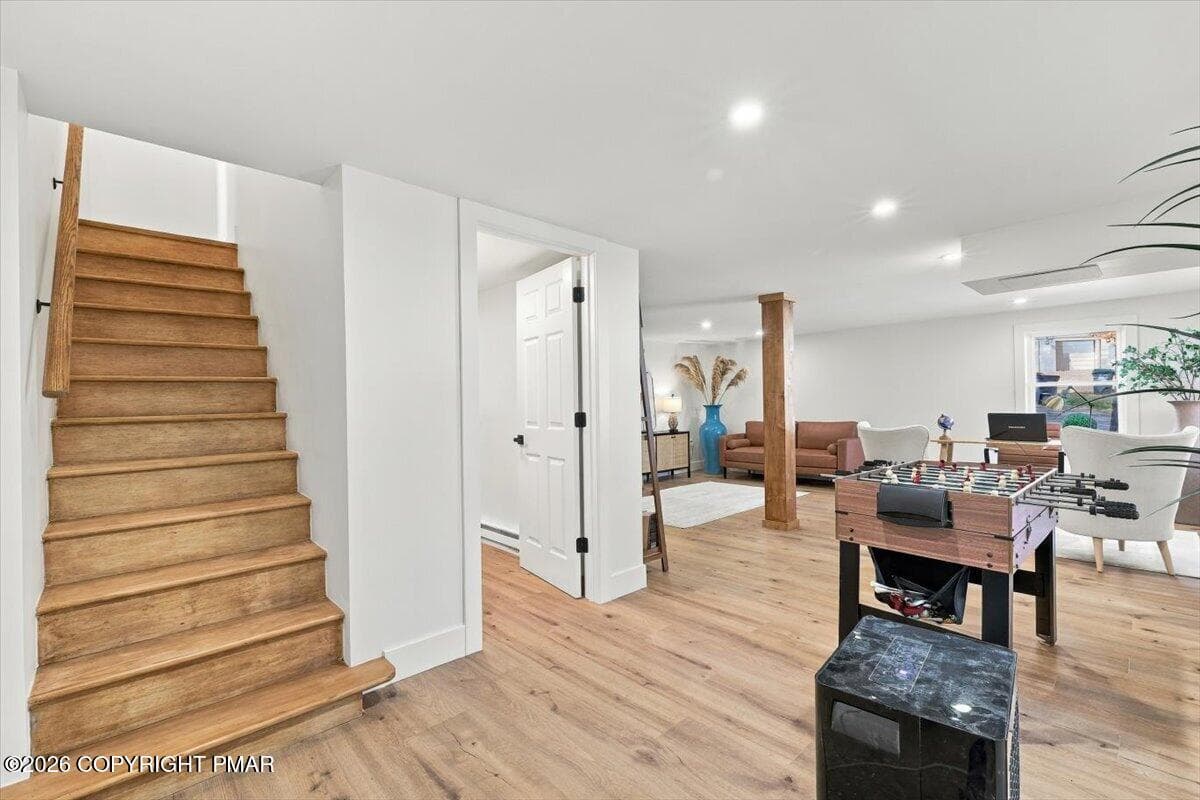 Family Room - 19 Oak Street, Mount Pocono, PA 18344