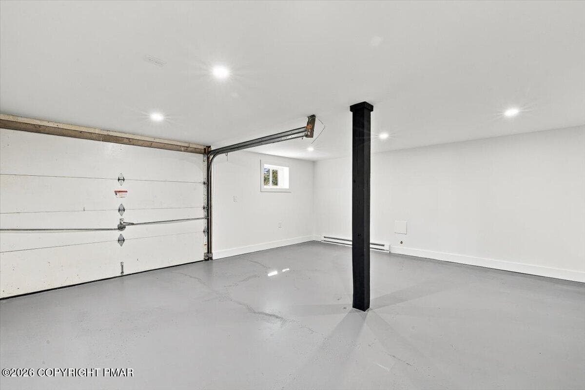 Garage - 19 Oak Street, Mount Pocono, PA 18344