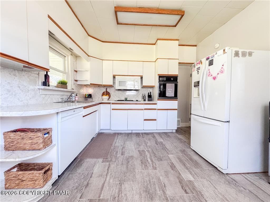 GetMedia (8) - 546 Mahoning Drive E, Lehighton, PA 18235