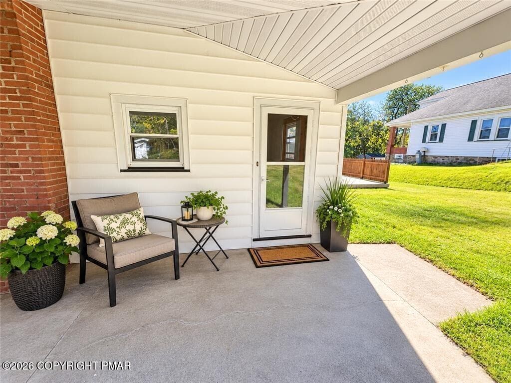 GetMedia (22) - 546 Mahoning Drive E, Lehighton, PA 18235