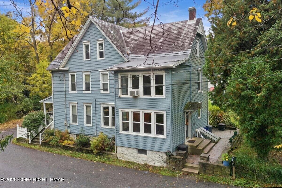 006-800_Carbon_st_001 - 800 Carbon Avenue, Jim Thorpe, PA 18229