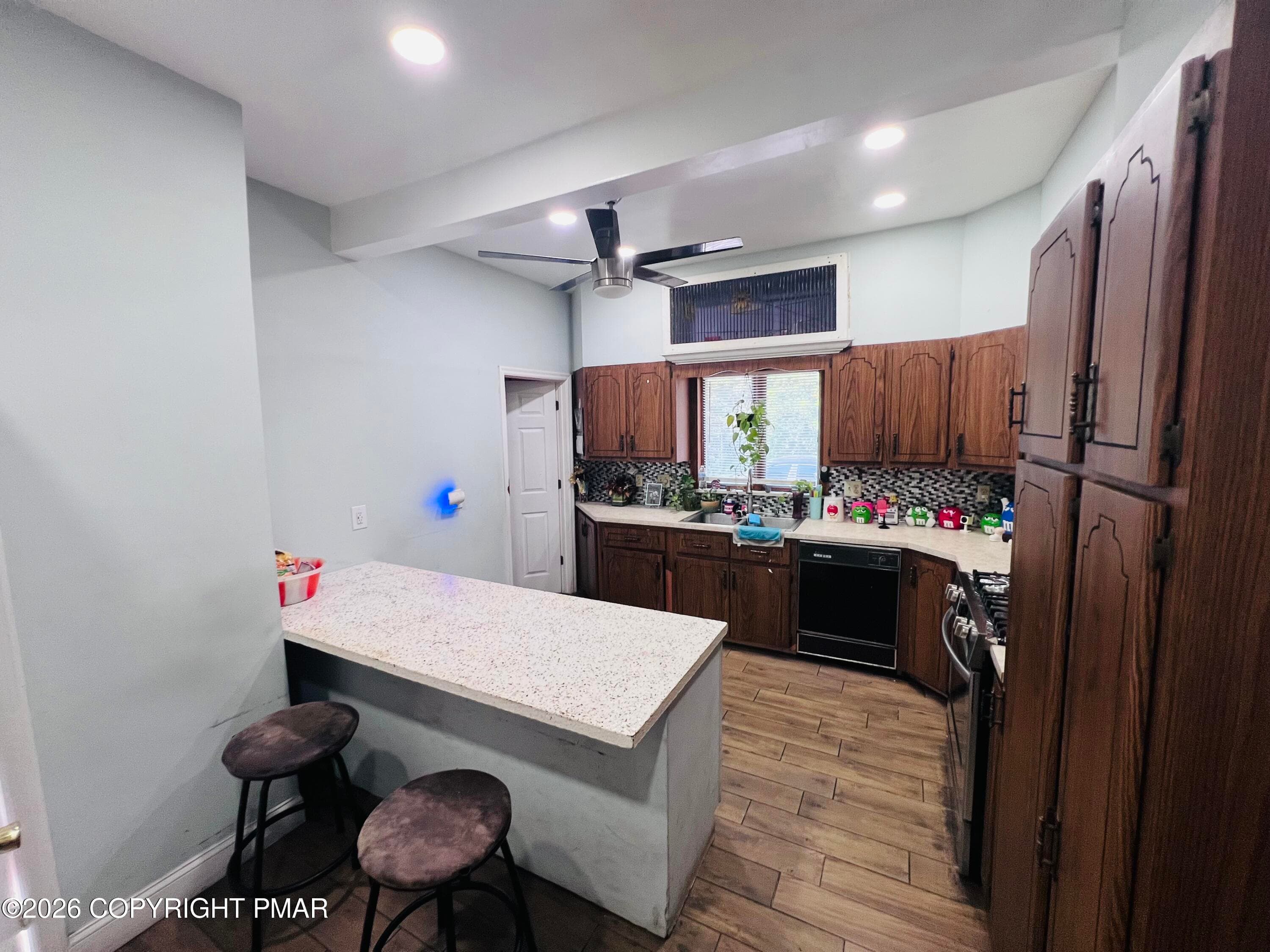 IMG_2624 - 302 Willow Street, Scranton, PA 18505