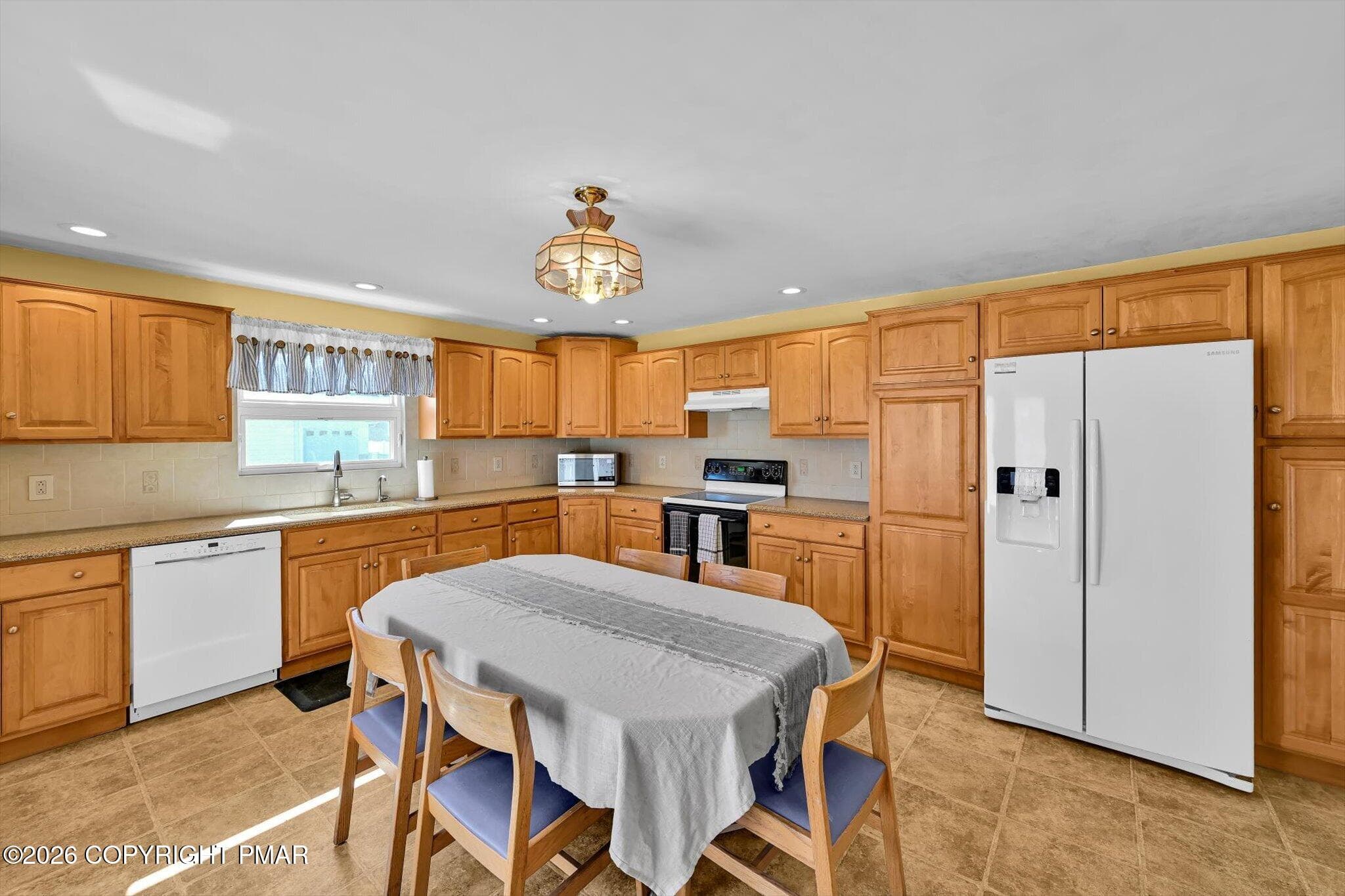18-Eat In kitchen - 211 W Hazard Street, Summit Hill, PA 18250