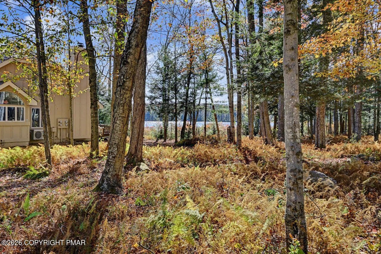 1063 Crestwoods Drive, Pocono Pines, PA 18350