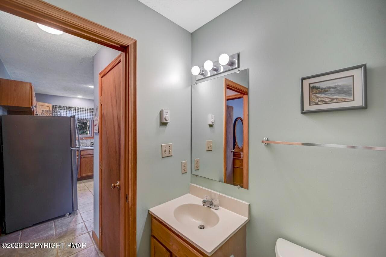 Main Bathroom - 1575 Evergreen Road, Pocono Pines, PA 18350